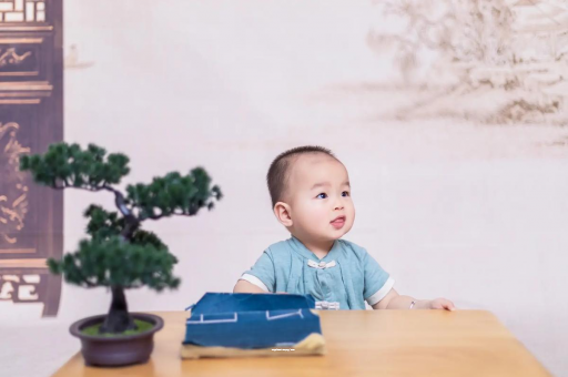 桐乡宝宝半夜吐了怎么回事 桐乡宝宝半夜吐了怎么回事